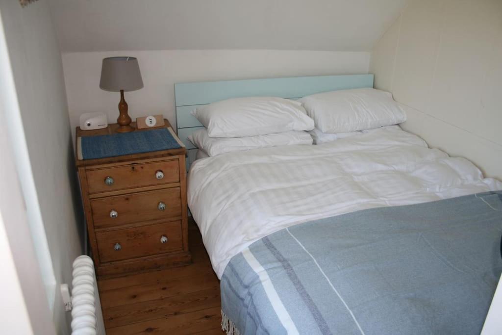 Greystone Cottage - Sea Views, Short Stroll To A Beautiful Sandy Beach Brook  المظهر الخارجي الصورة