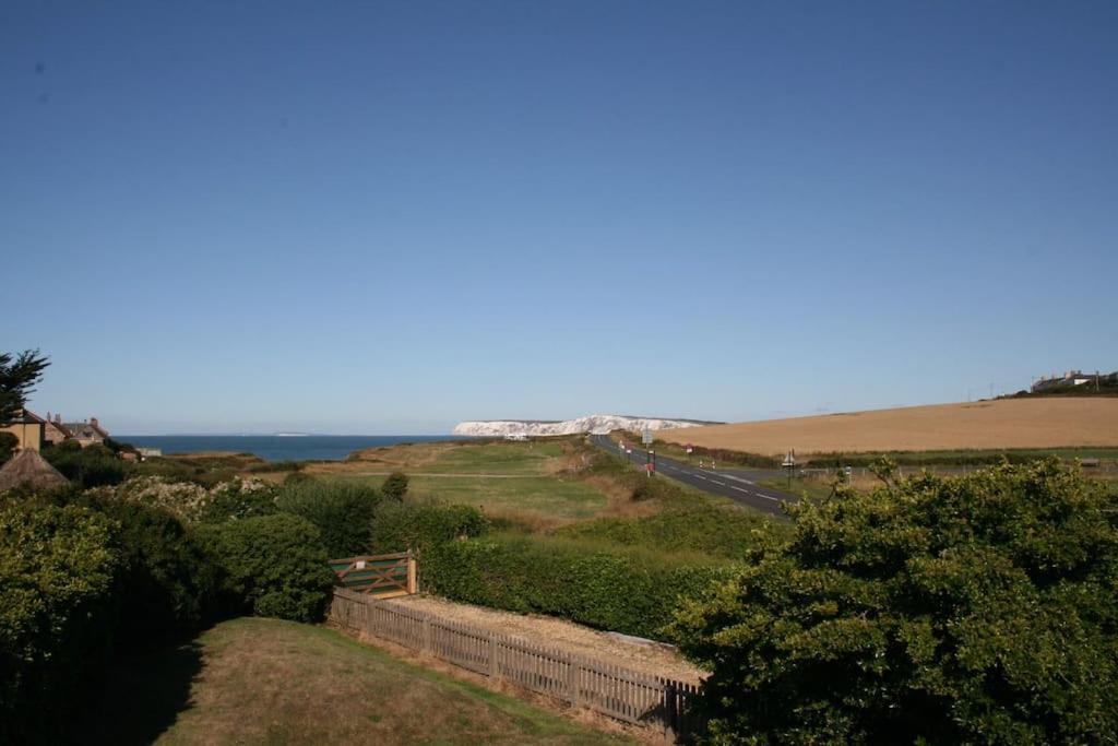 Greystone Cottage - Sea Views, Short Stroll To A Beautiful Sandy Beach Brook  المظهر الخارجي الصورة