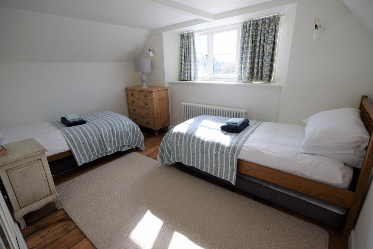 Greystone Cottage - Sea Views, Short Stroll To A Beautiful Sandy Beach Brook  المظهر الخارجي الصورة