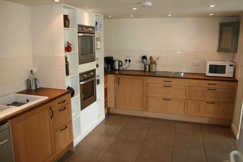 Greystone Cottage - Sea Views, Short Stroll To A Beautiful Sandy Beach Brook  المظهر الخارجي الصورة